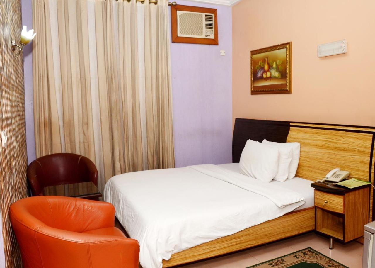 Terrace Green Hotels & Suite Лагос Экстерьер фото
